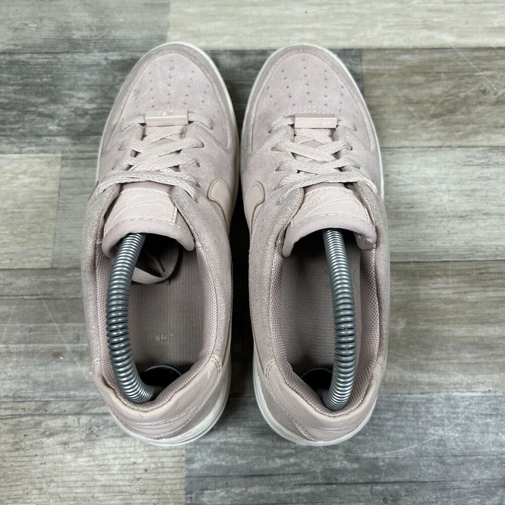 Nike Air Force 1 Shoes Women’s 7.5 Sage Partial Beige Suede Sneakers AR5339-201 - Picture 6 of 8